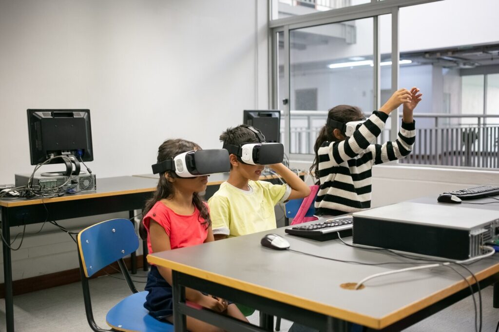 The Future of Learning: How AR and VR Are Revolutionizing Classrooms